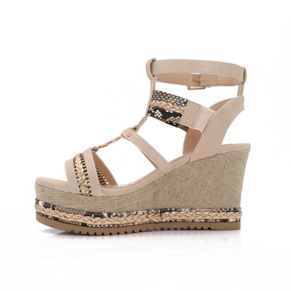 Erynn Lilia Sleehakken, Beige